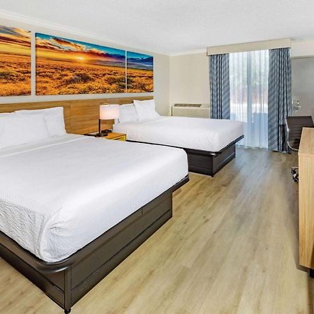 Days Inn By Wyndham Del Rio Eksteriør bilde
