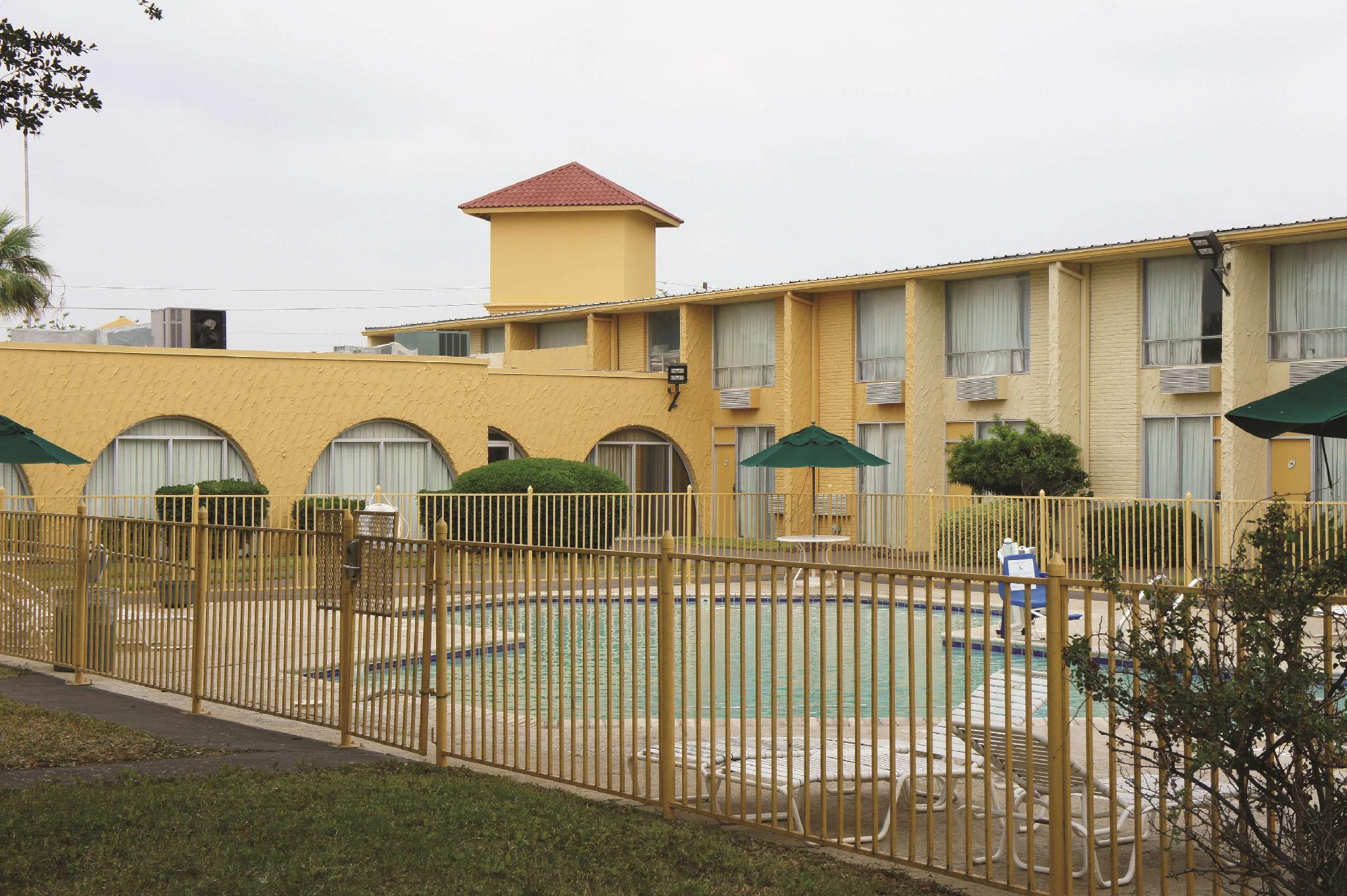 Days Inn By Wyndham Del Rio Eksteriør bilde